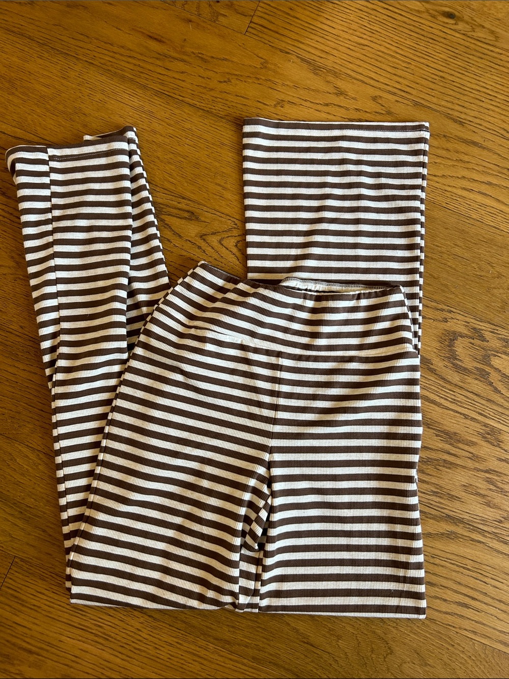 NWOT! Things between pants